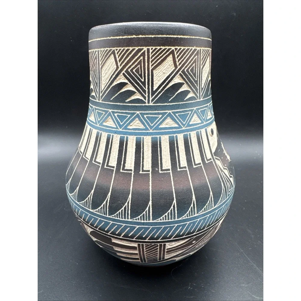 Navajo Flying Eagle Art Pottery Vase‎ Native American Tom F Harrison Sign Number
